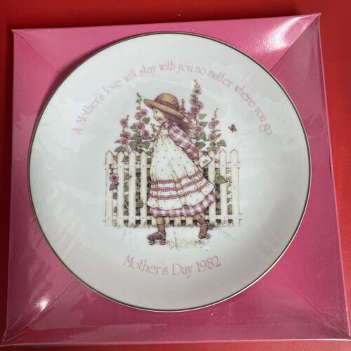 Vintage set of 3 plates for Mother’s Day Holly Hobbie unopened