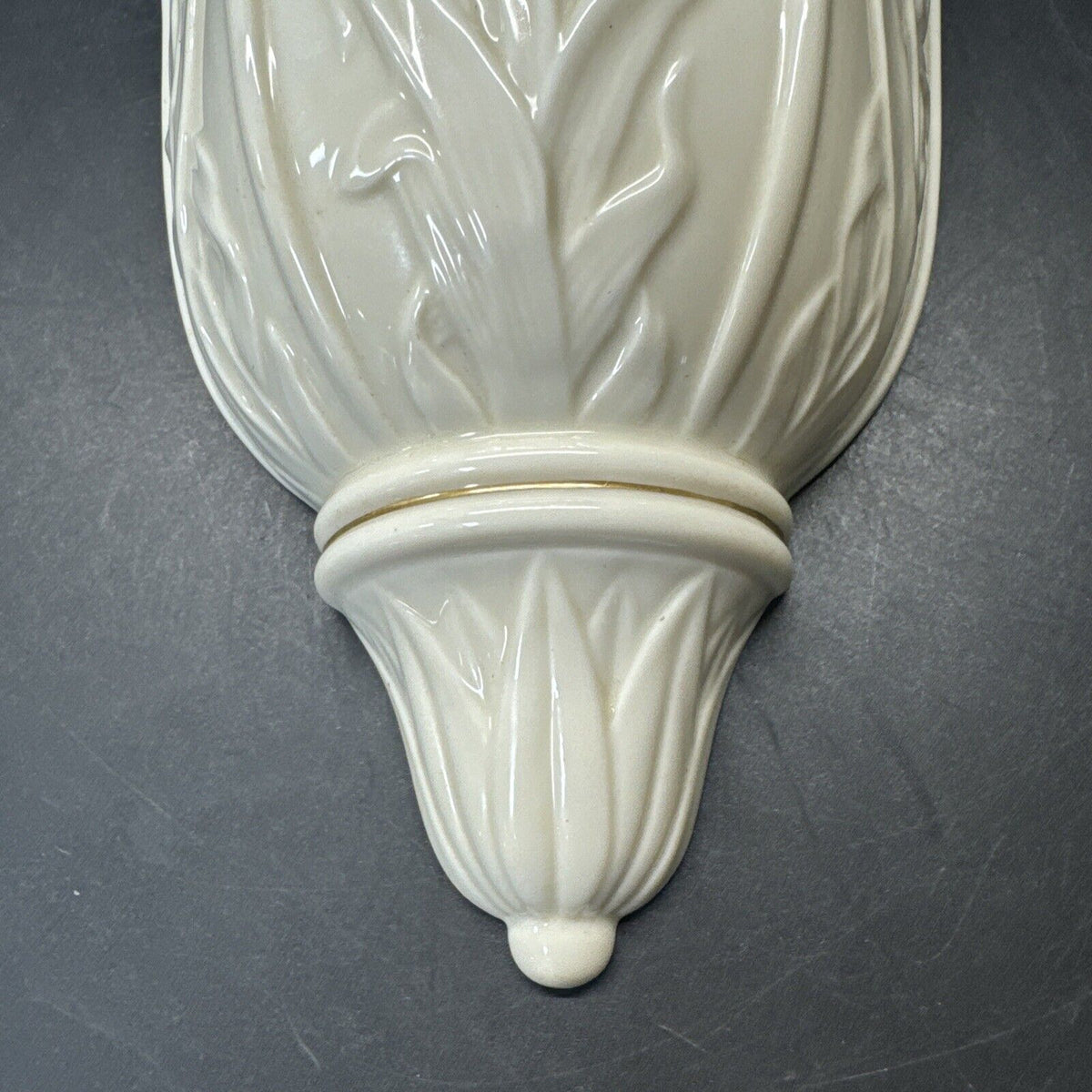 Lenox Masterpiece Porcelain Ivory Iris Wall Pocket Vase/Sconce Gold Trim