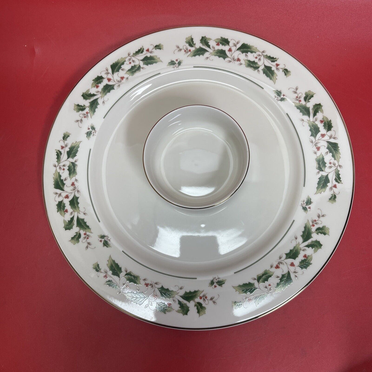 NIB PORCELAIN WARE 12" PRETZEL DISH Holly & Berry Pattern w/ Gold Trim, Japan