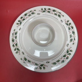 NIB PORCELAIN WARE 12" PRETZEL DISH Holly & Berry Pattern w/ Gold Trim, Japan