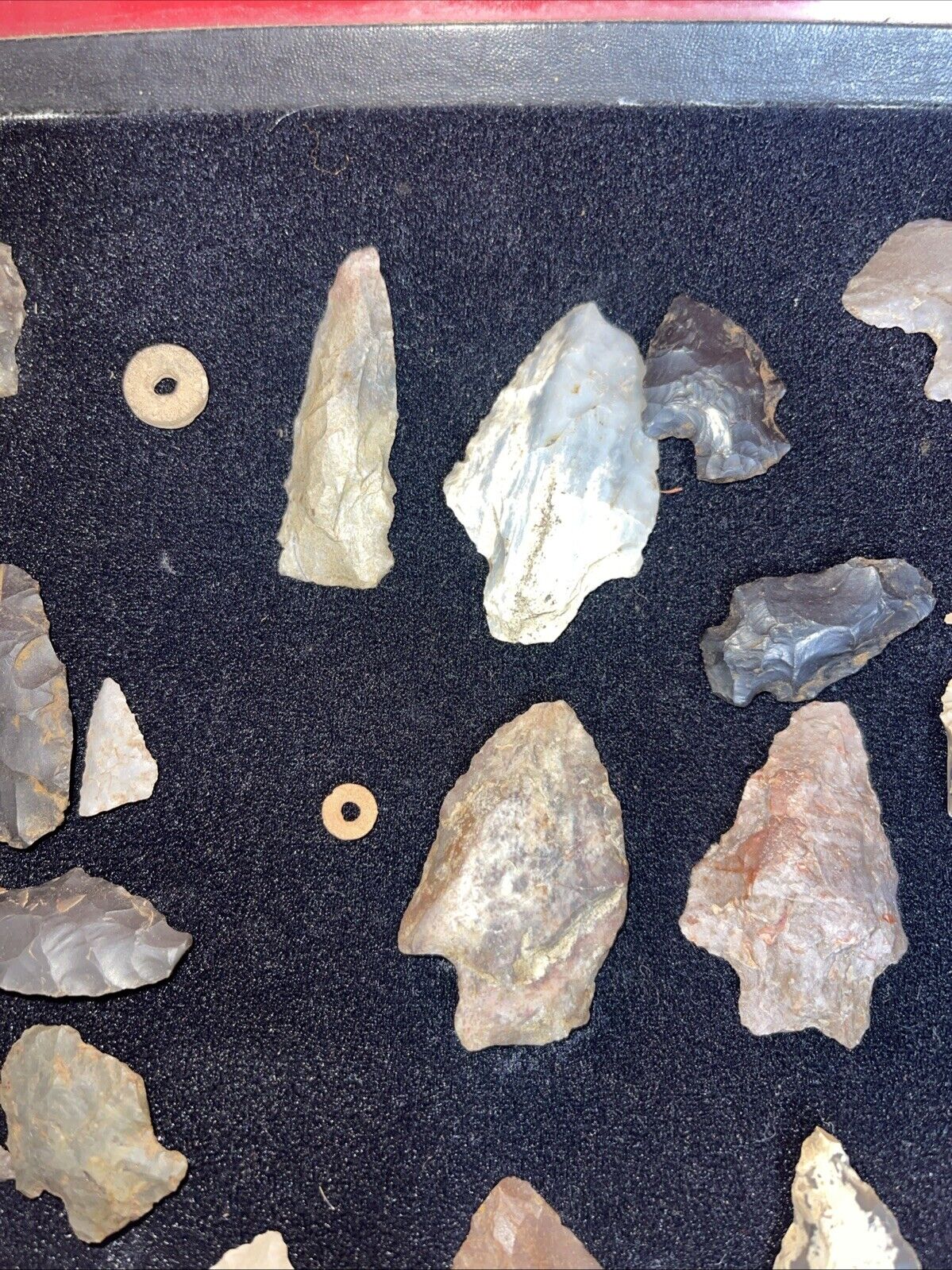 Native American Artifacts Lot 28 w/ Frame Arrowheads Collection 12”x8” Frame