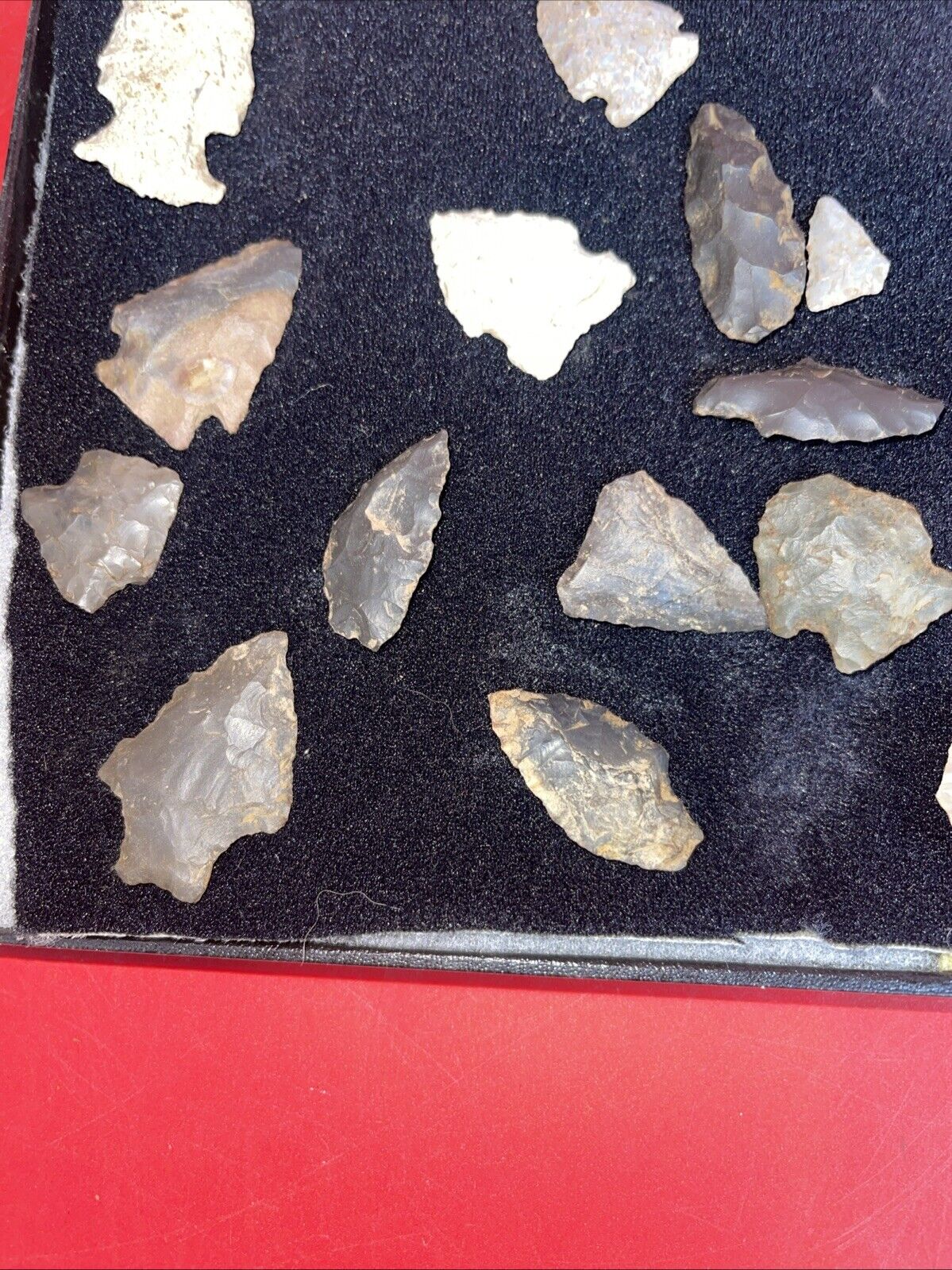 Native American Artifacts Lot 28 w/ Frame Arrowheads Collection 12”x8” Frame