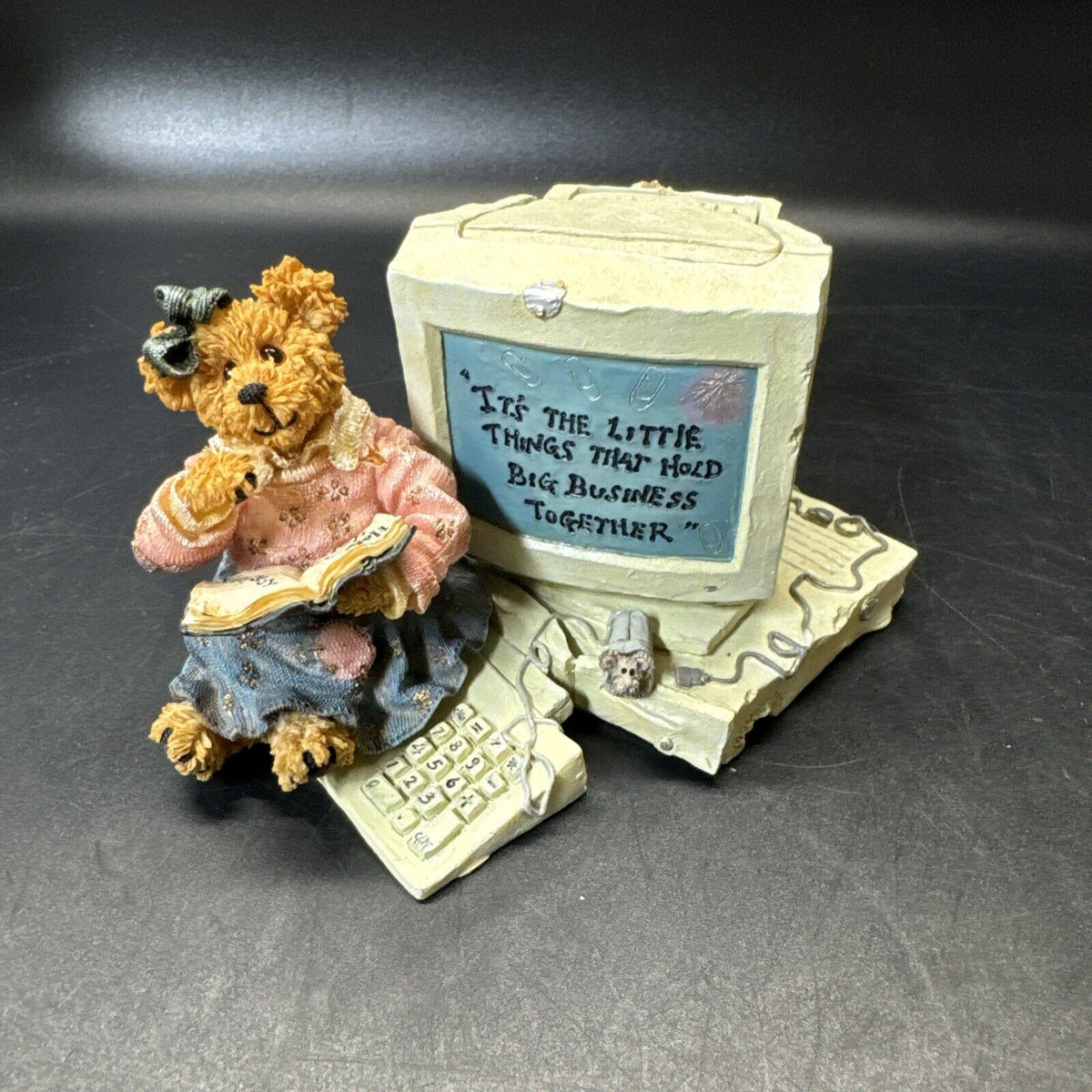 Boyds Bears & Friends, " Ms Griz...Keeping it Together"  Item # 4105/ 2000
