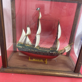 Vintage Model Ship ,,Captain Kidd’’ In a Wooden Frame & Glass