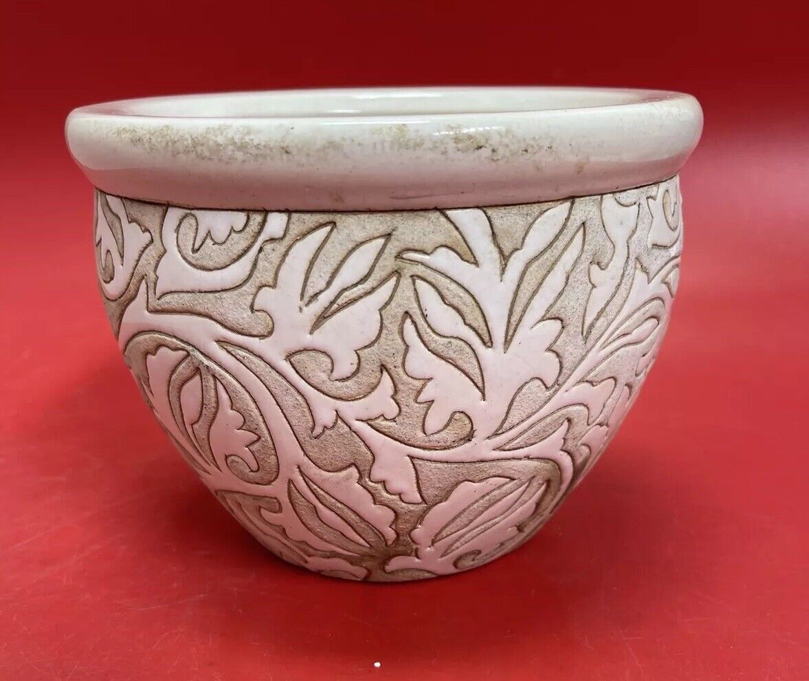 Vintage Design Flower Pot 5.5" Tall