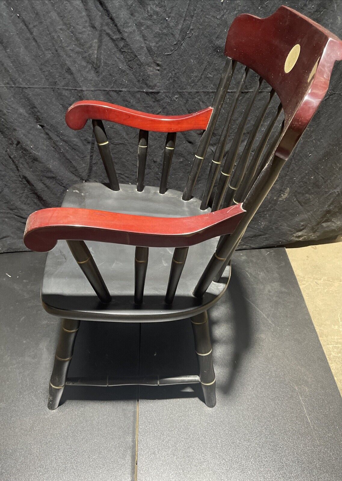 VILLANOVA WINDSOR STYLE ARMCHAIR   LOGO