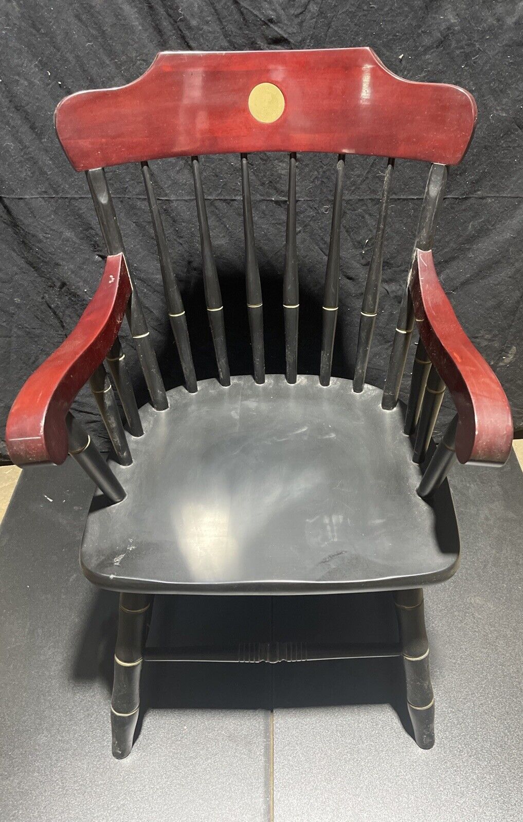 VILLANOVA WINDSOR STYLE ARMCHAIR   LOGO