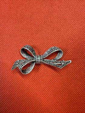 Vintage 925 Sterling Silver Marcasite Bow Ribbon Ladies Pin Brooch