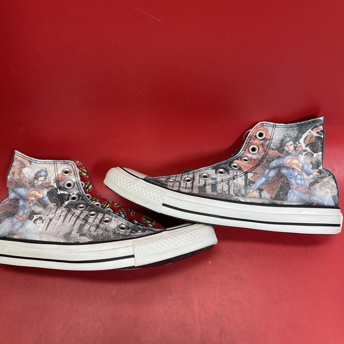 Converse Chuck Taylor All Star Superman DC Comics Hi Top Sneaker M8 W10 Unisex