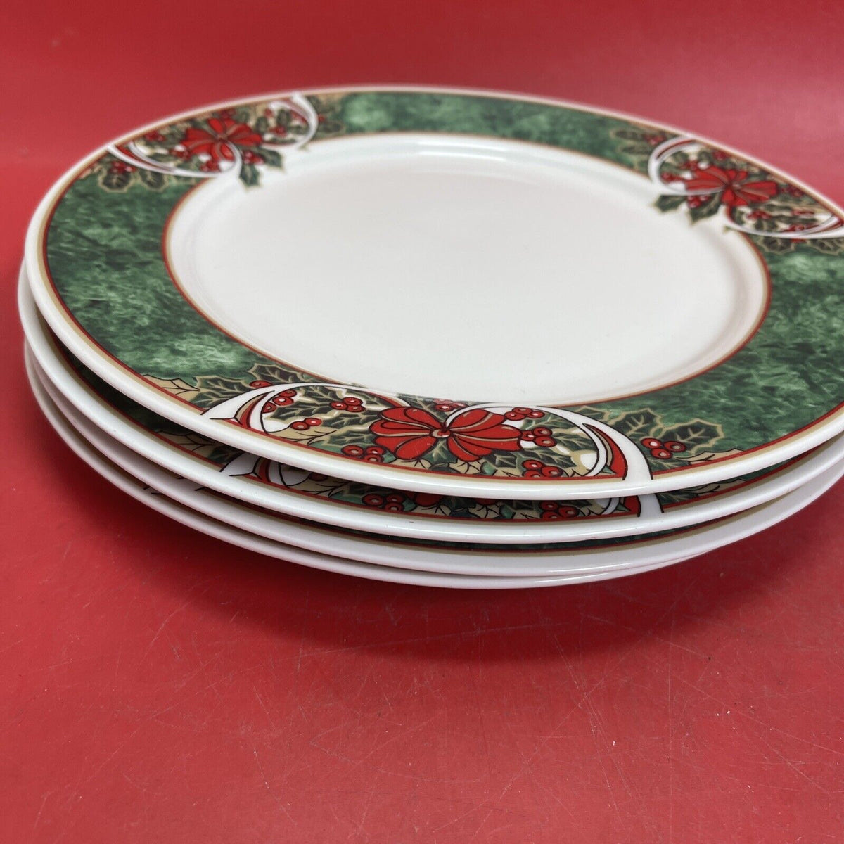 GIBSON EVERYDAY CHINA 14 pc PLACE SETTING w/BERRIES, LEAVES & BOW