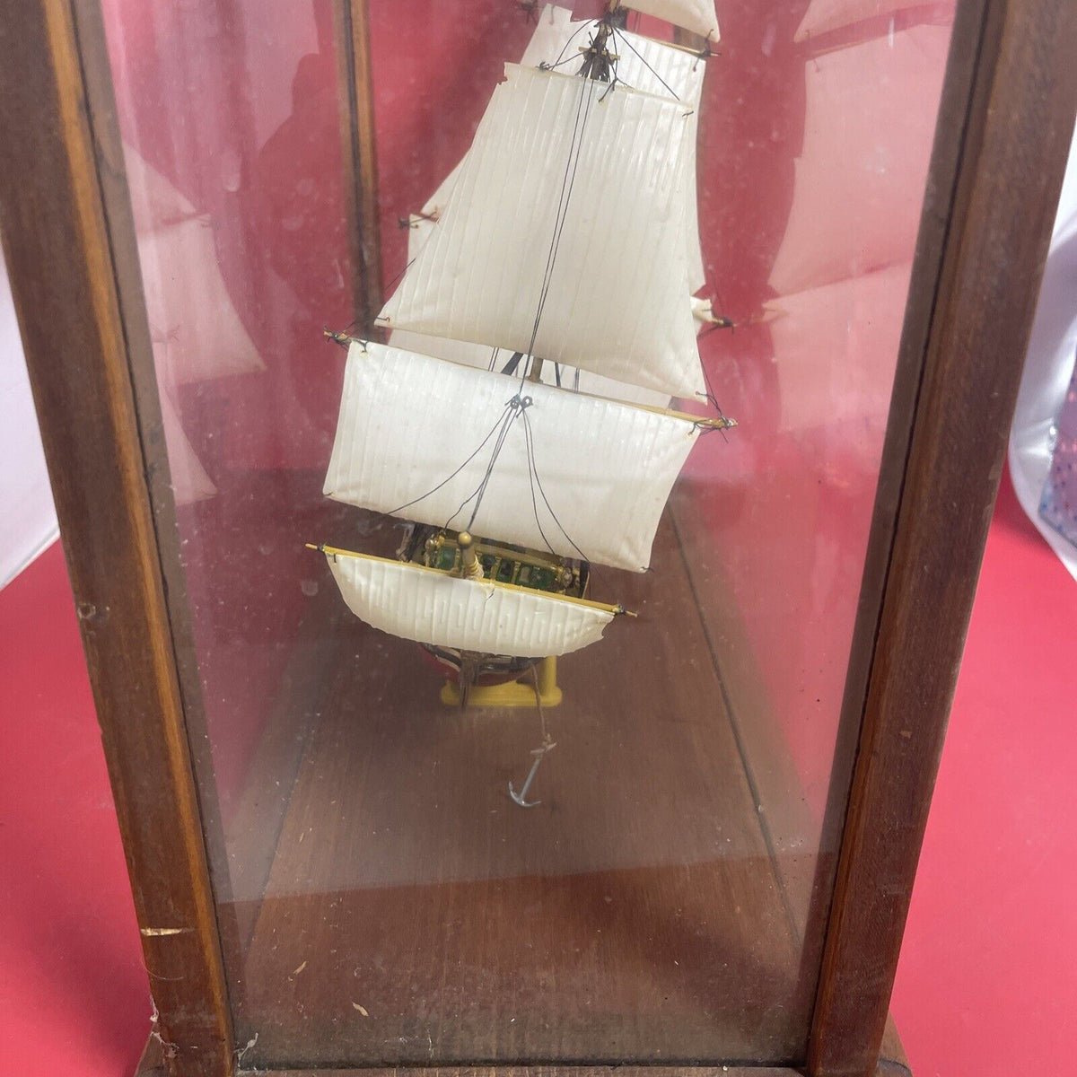 Vintage Model Ship ,,Captain Kidd’’ In a Wooden Frame & Glass