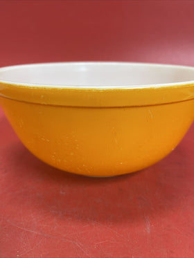 Pyrex Mixing Bowl  FLAME GLO Fade Orange Red Ombre #4032 Flame Glo  1/2 Qt.
