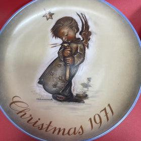 Vintage Set 9 Christmas Plates