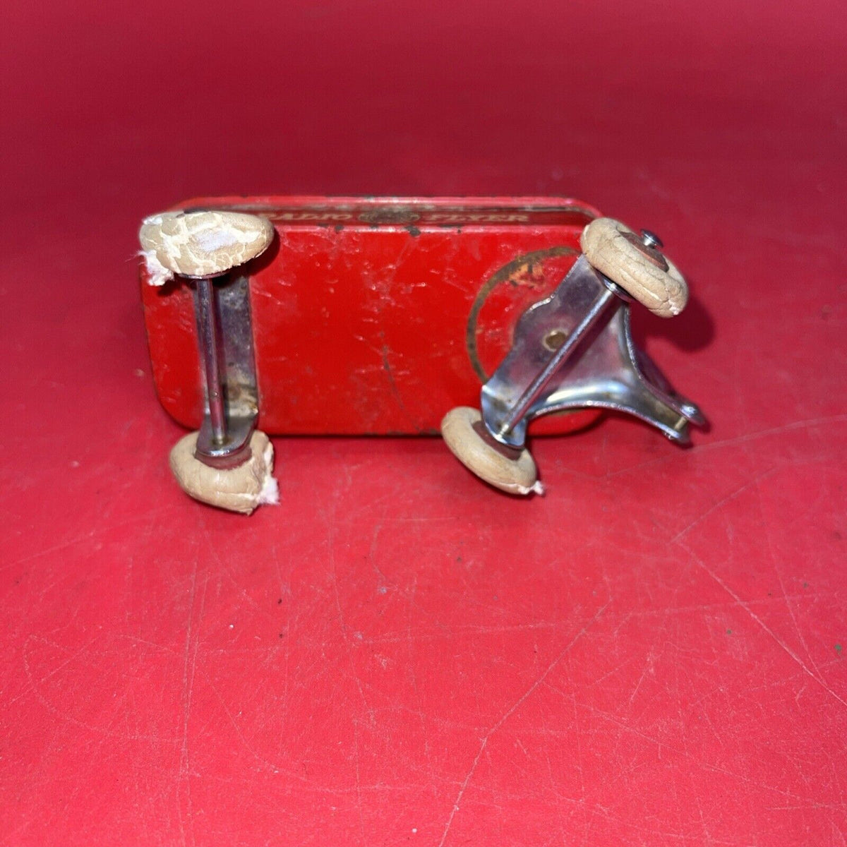 VINTAGE 1930'S RADIO FLYER PULL WAGON