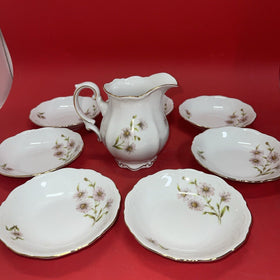 Mitterteich Daisy Bell 5" Dessert Bowls Lot 7 & 1 Creamer