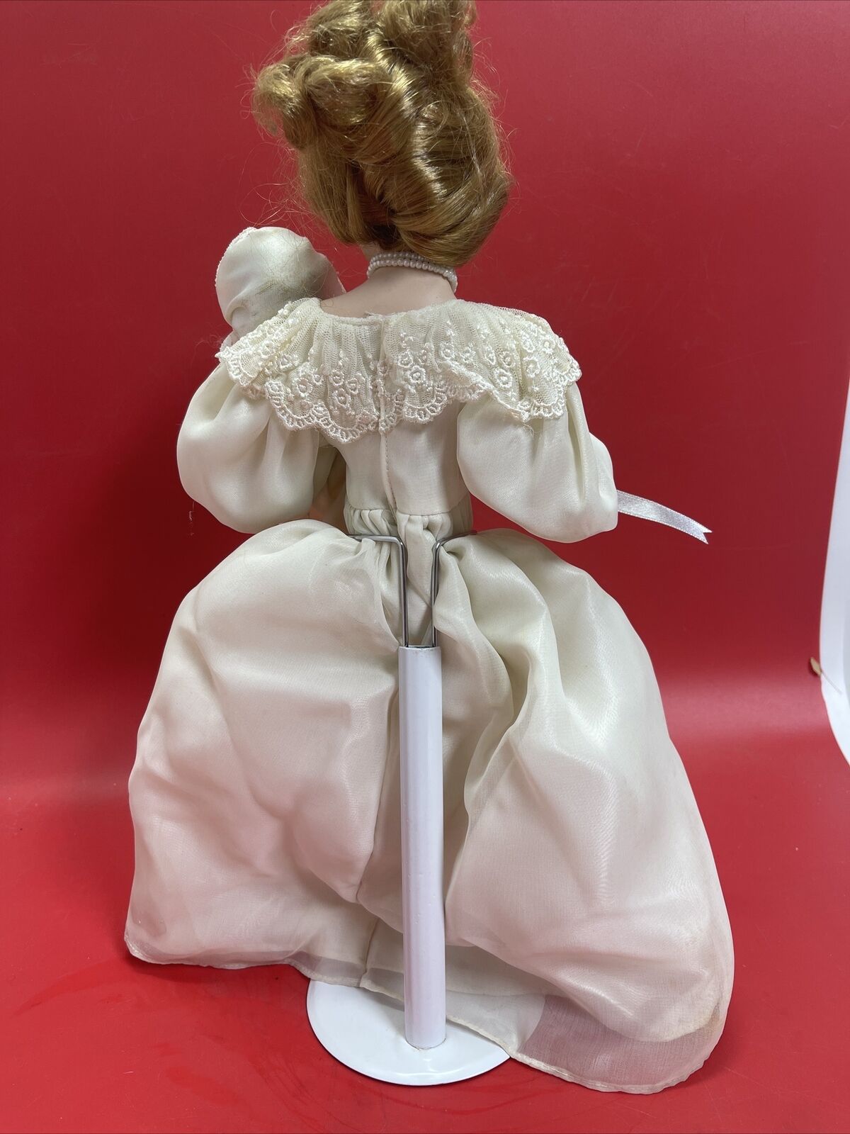 Avon Porcelain Dolls Mother & Child 2000 Margaret 17" White Gown Display Stand