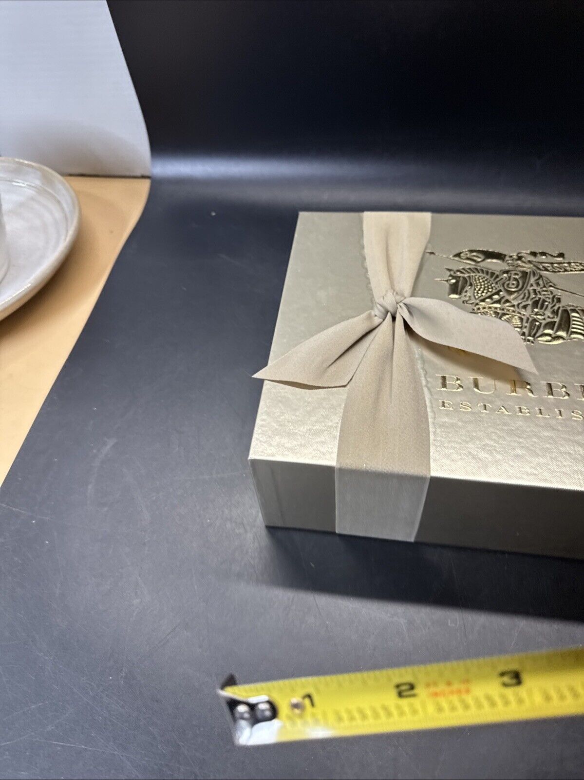Burberry Sturdy Thick Gift Box (Perfume 85ml, Shower Cream, Body Milk)/ Used!!!
