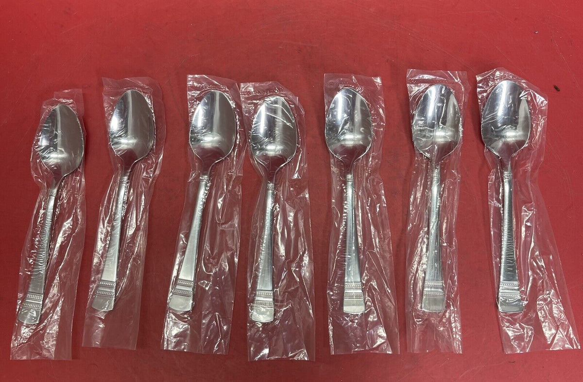 Pfaltzgraff Everyday Sapphire Bay Stainless Steel 53-Piece Flatware Box Damage!