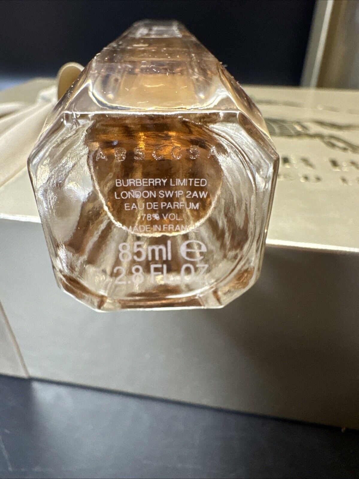 Burberry Sturdy Thick Gift Box (Perfume 85ml, Shower Cream, Body Milk)/ Used!!!