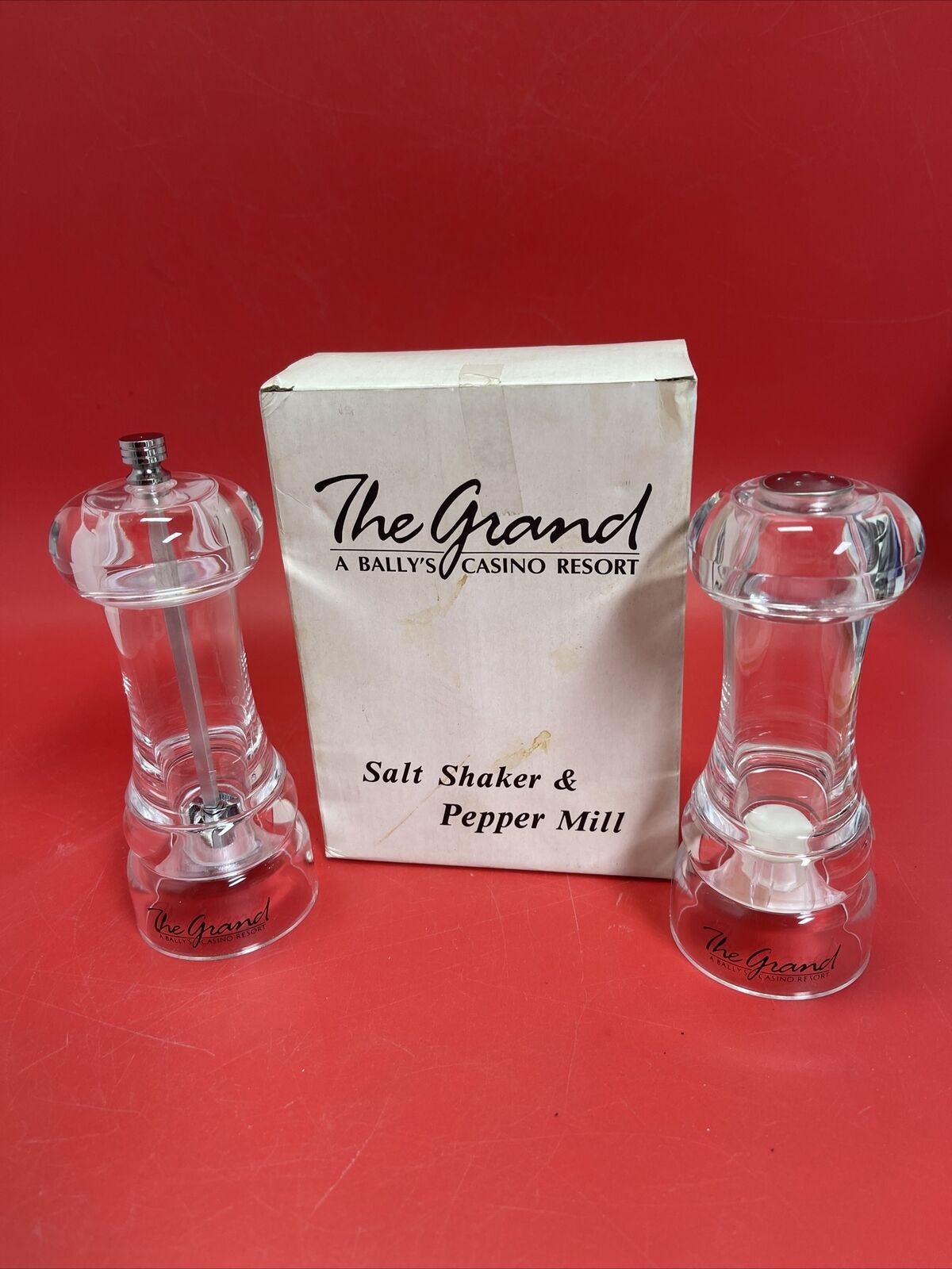 Salt Shaker & Pepper Mill