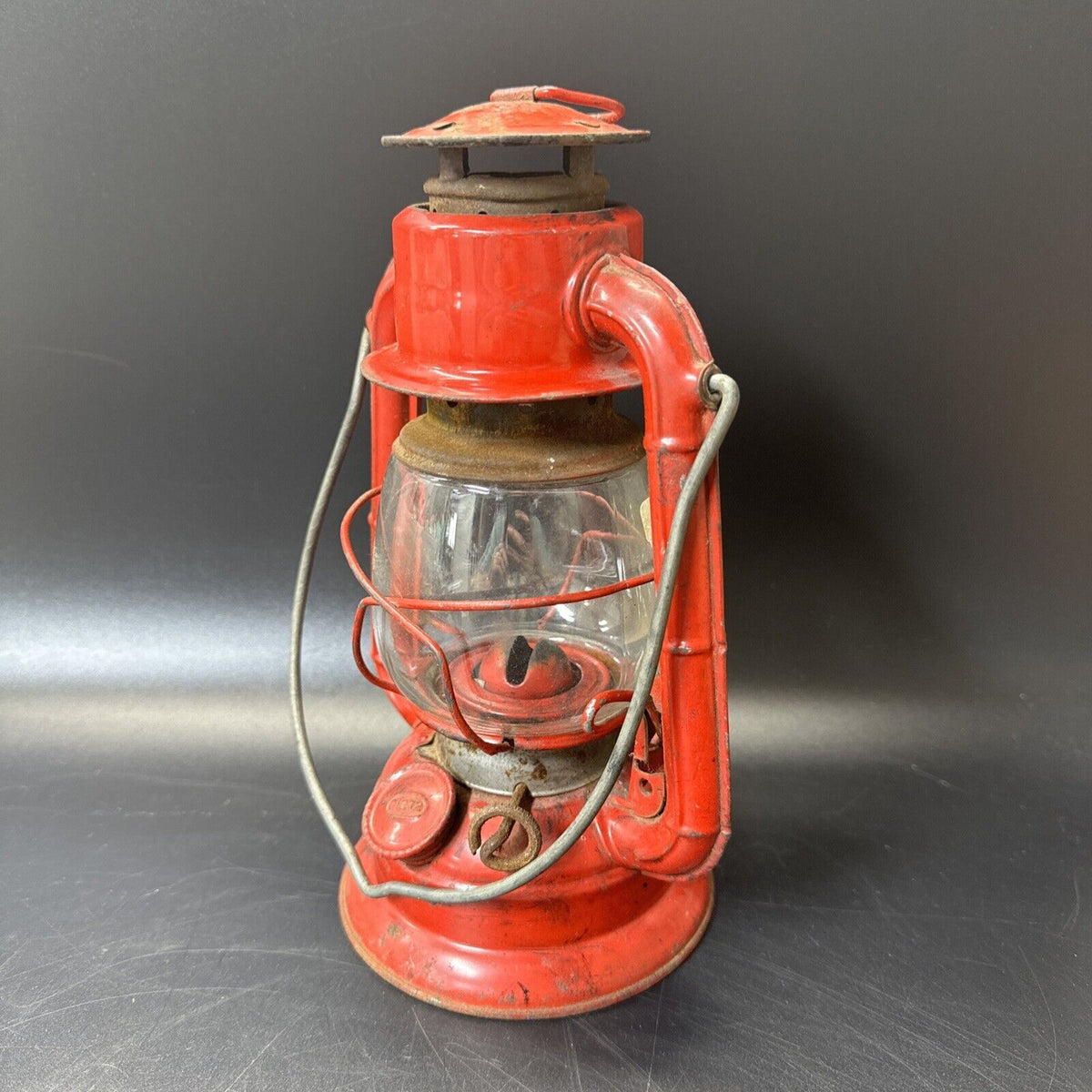 VINTAGE RED BODY DIETZ No.50 LANTERN WITH HANDLE/ Made In Hong Kong