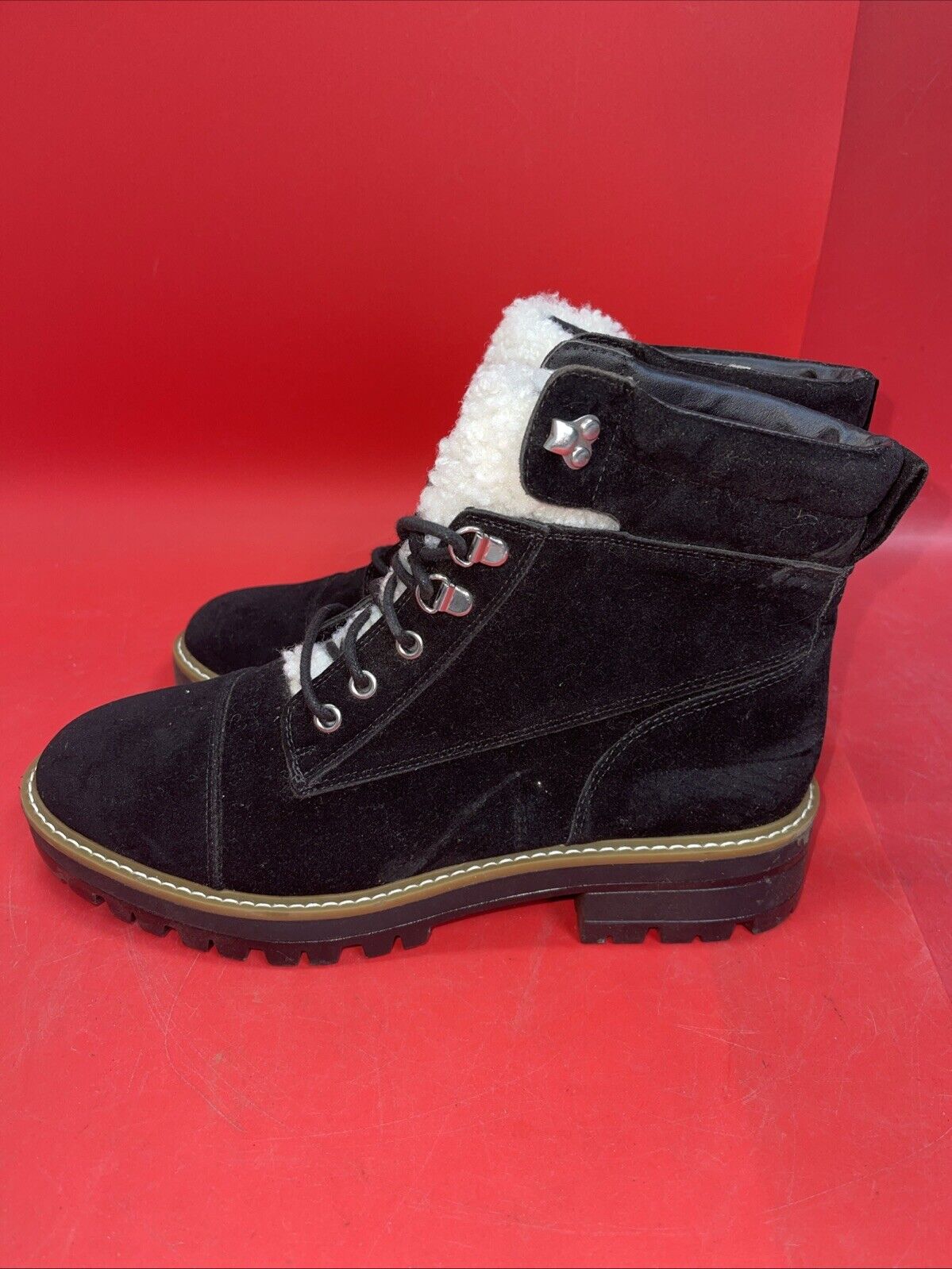 Time And Tru Womens Size 11 Boots Memory Foam Black With White Faux Shearling.