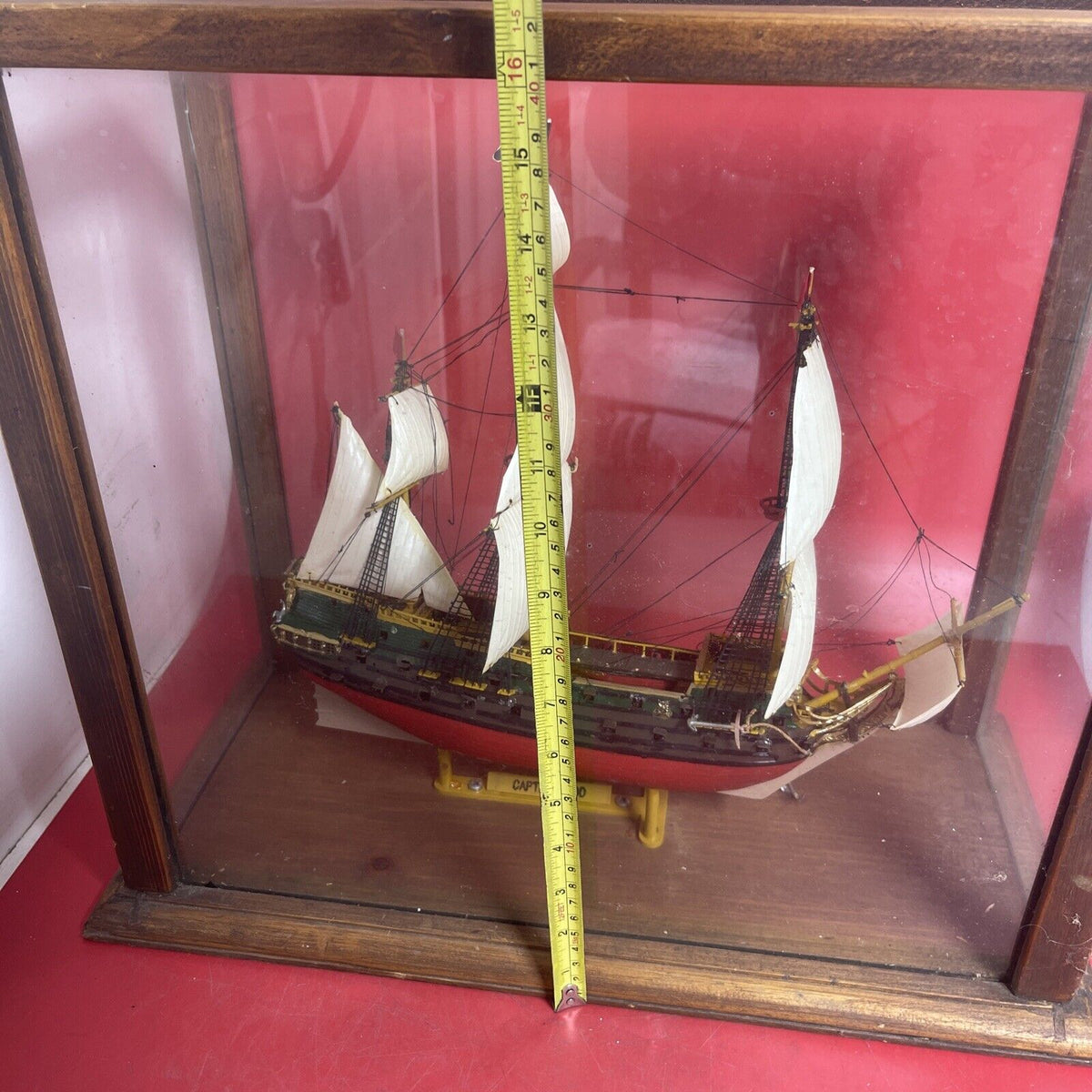 Vintage Model Ship ,,Captain Kidd’’ In a Wooden Frame & Glass