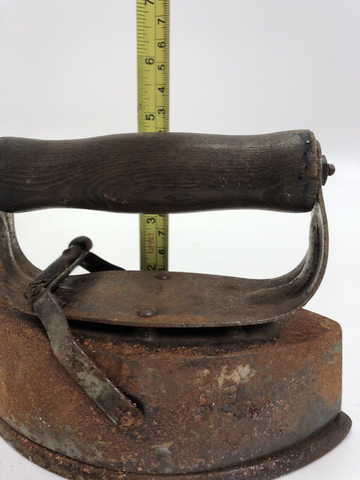 VINTAGE SAD IRON WITH COPPER BASE