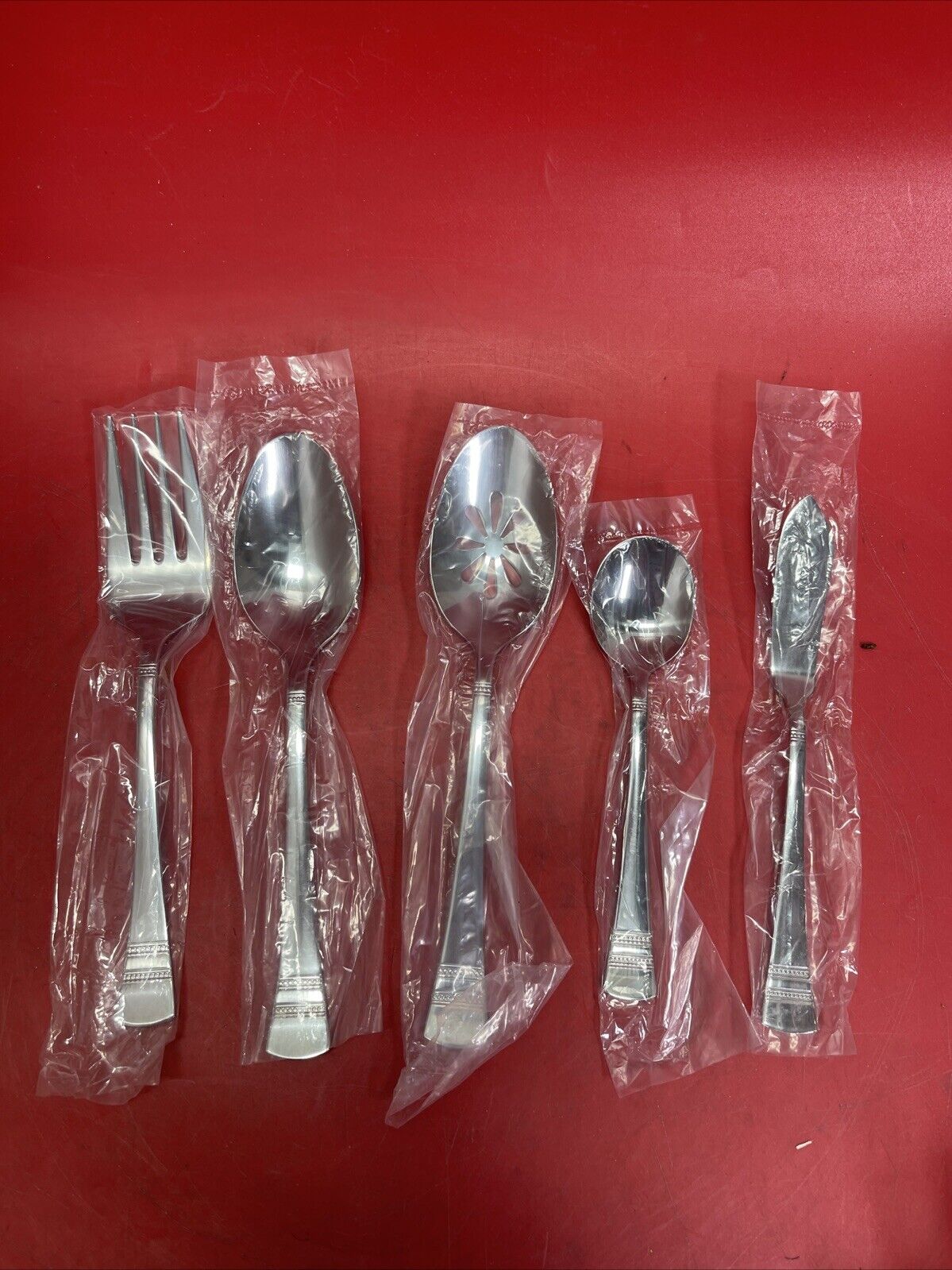 Pfaltzgraff Everyday Sapphire Bay Stainless Steel 53-Piece Flatware Box Damage!