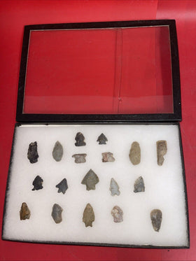 Native American Artifacts Lot 18 w/ Frame Arrowheads Collection 12”x8” Frame #3