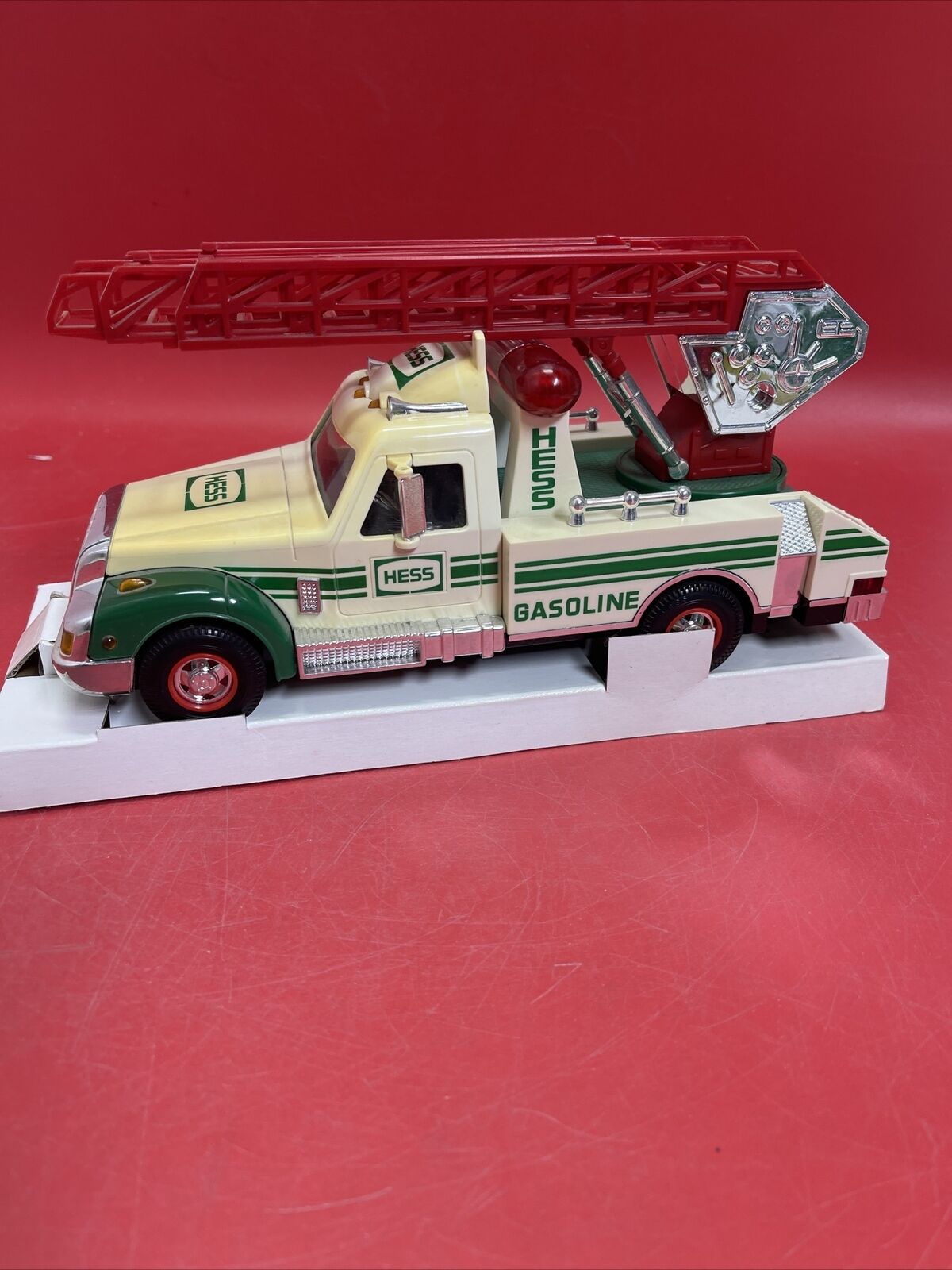 New 1994 Hess Rescue Truck Ladder Fire Sound Siren Horn Lights New Box
