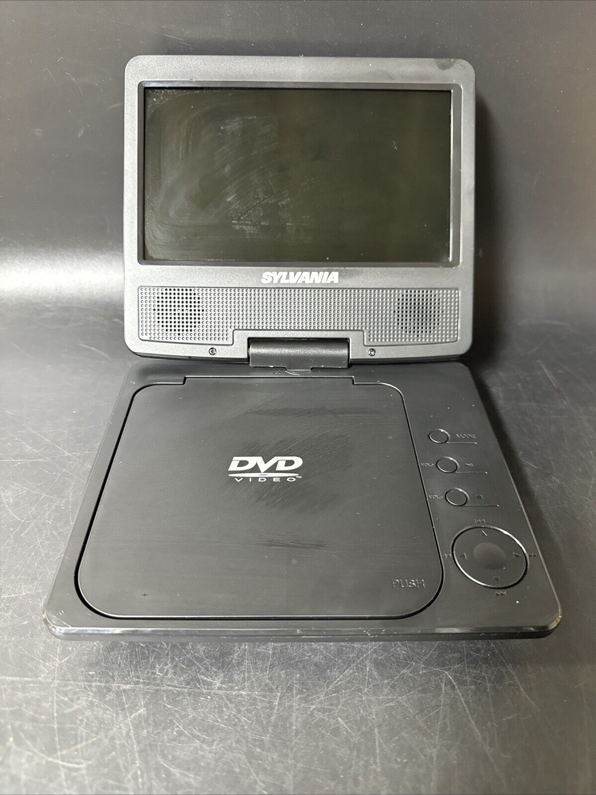 SYLVANIA SDVD7014 BLACK 7" Portable DVD Player, No Power Cord/Tested!