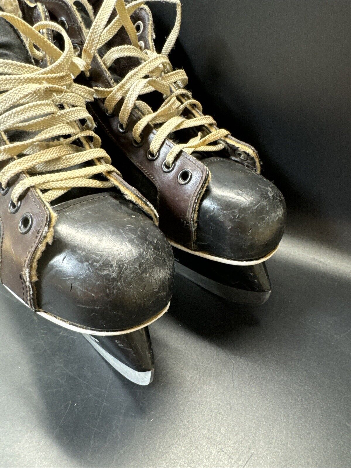 VINTAGE BAUER NYLON SUPREME 92 HOCKEY SKATES SZ 8