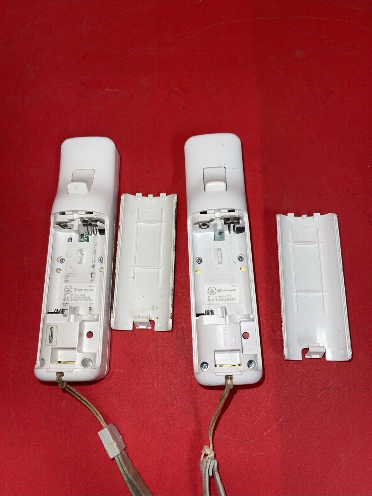 Nintendo Wii Remote Charging Station By Nyko - 3Controller + 1 Nunchucks Bundle