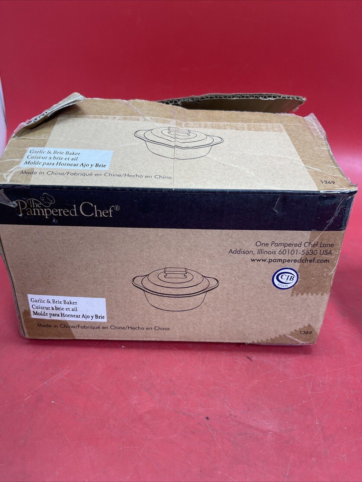 Pampered Chef -  3-Cup - Casserole Dish - White Ceramic - Lid & Dish