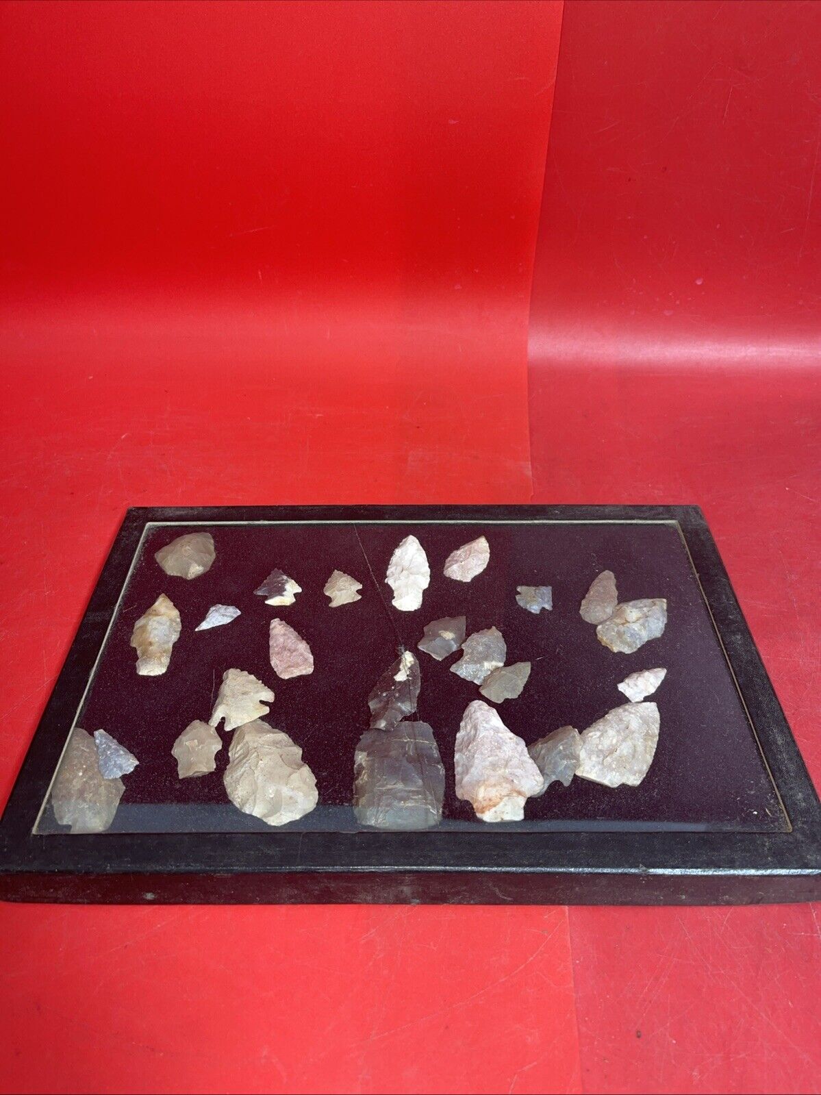 Native American Artifacts Lot 25 w/ Frame Arrowheads Collection 12”x8” Frame #5