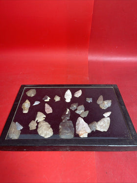 Native American Artifacts Lot 25 w/ Frame Arrowheads Collection 12”x8” Frame #5