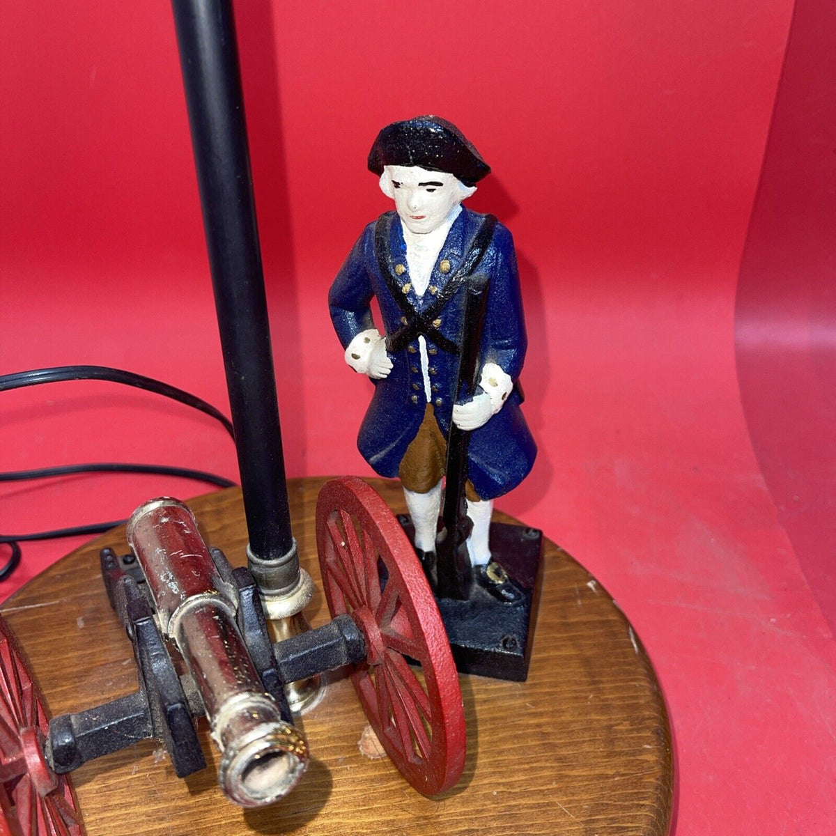 Revolutionary War Cast Iron Model Cannon & Soldier Table Lamp Wooden Base 23"