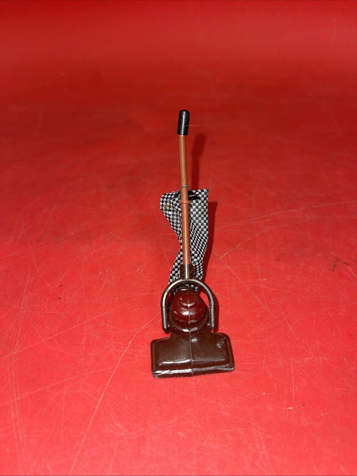 1950s VINTAGE DOLLS HOUSE VACUUM CLEANER VGC