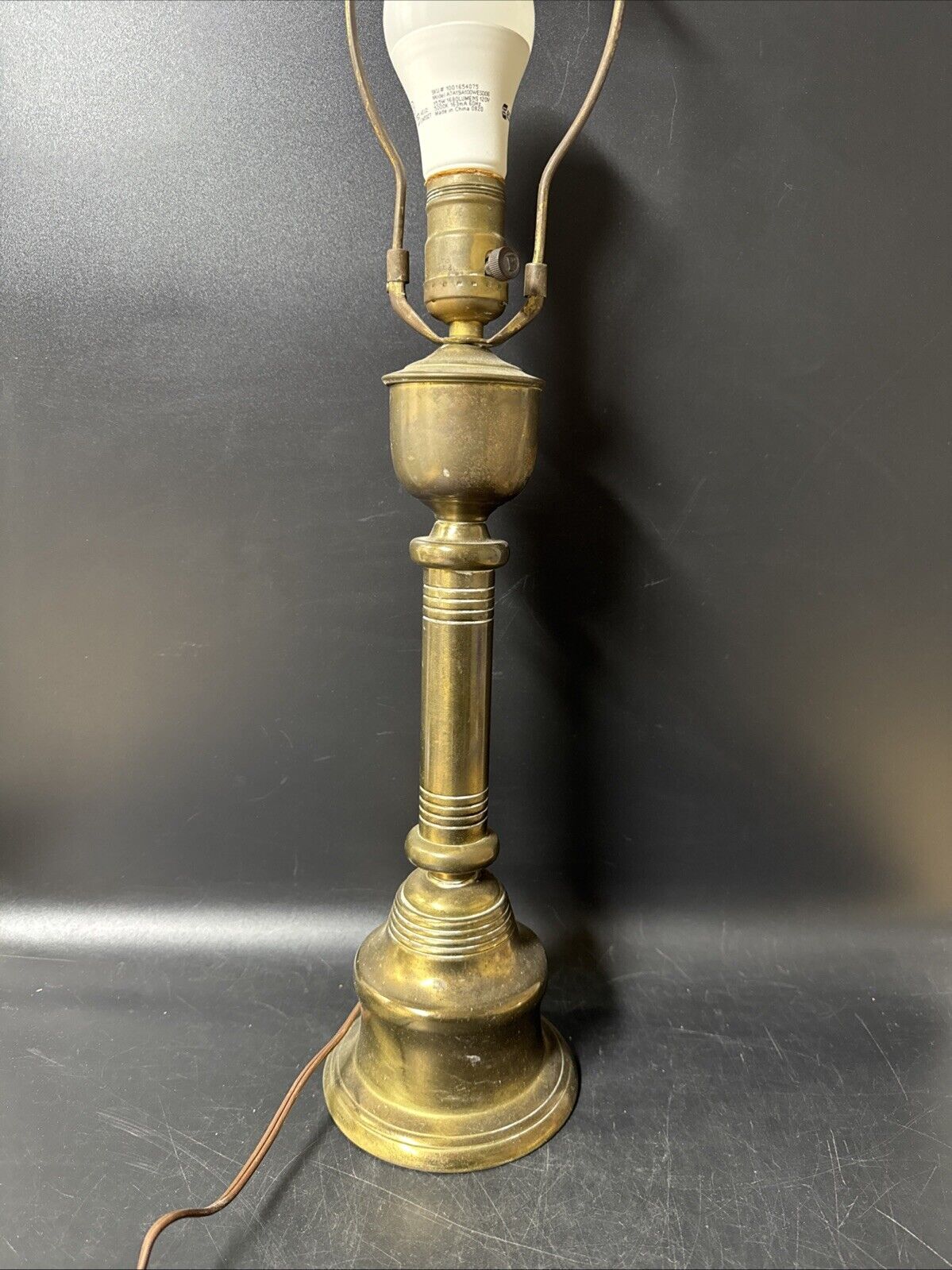 VINTAGE BRASS TABLE LAMP 23” Tall