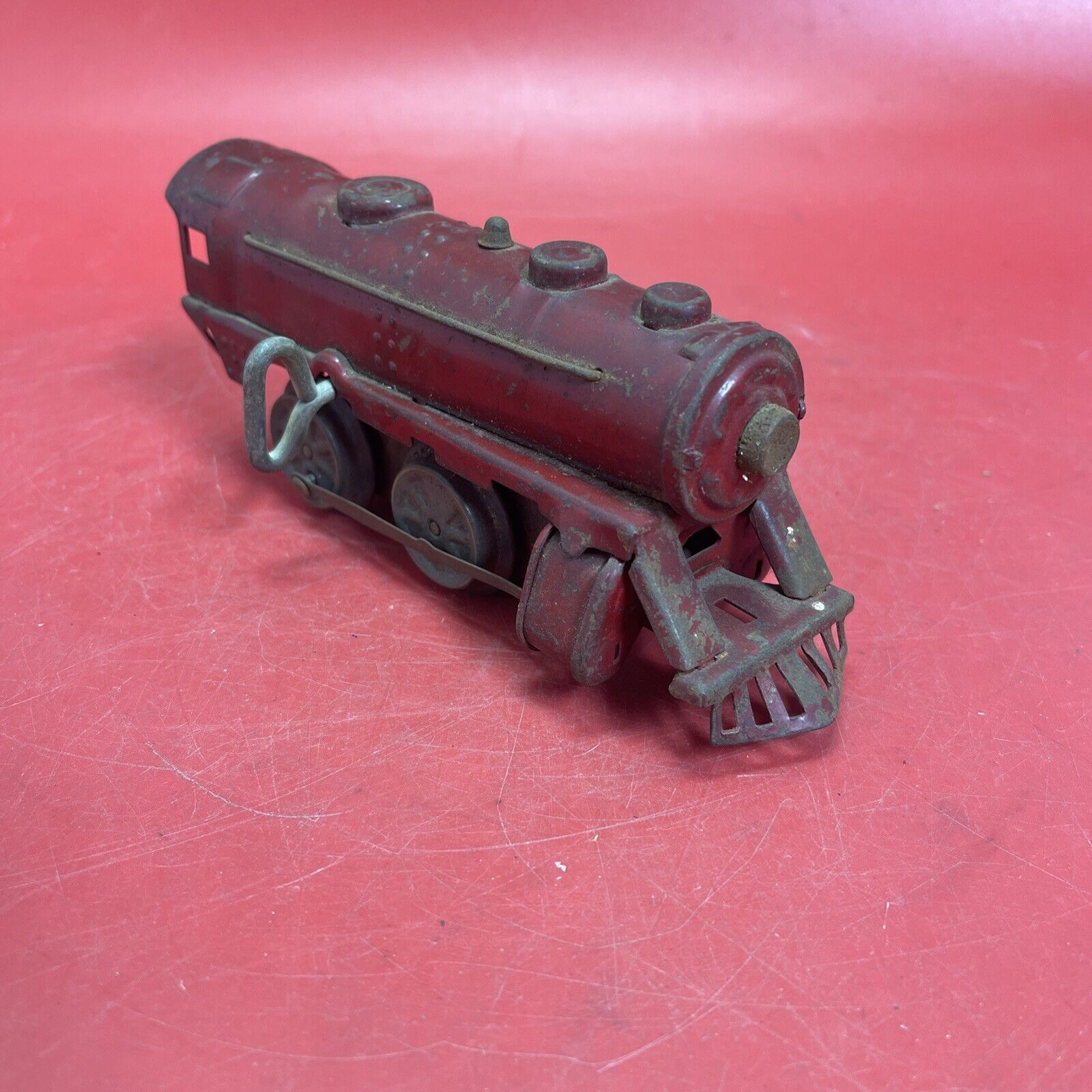 Vintage red locomotive, winding mechanism key – Treasures1906