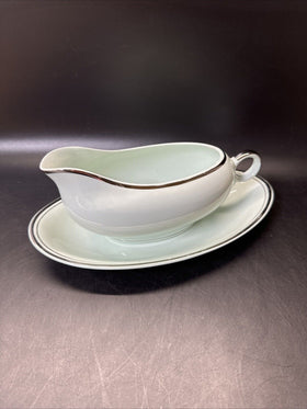 Vintage Universal Gravy Boat And Under-plate/ Unmarked