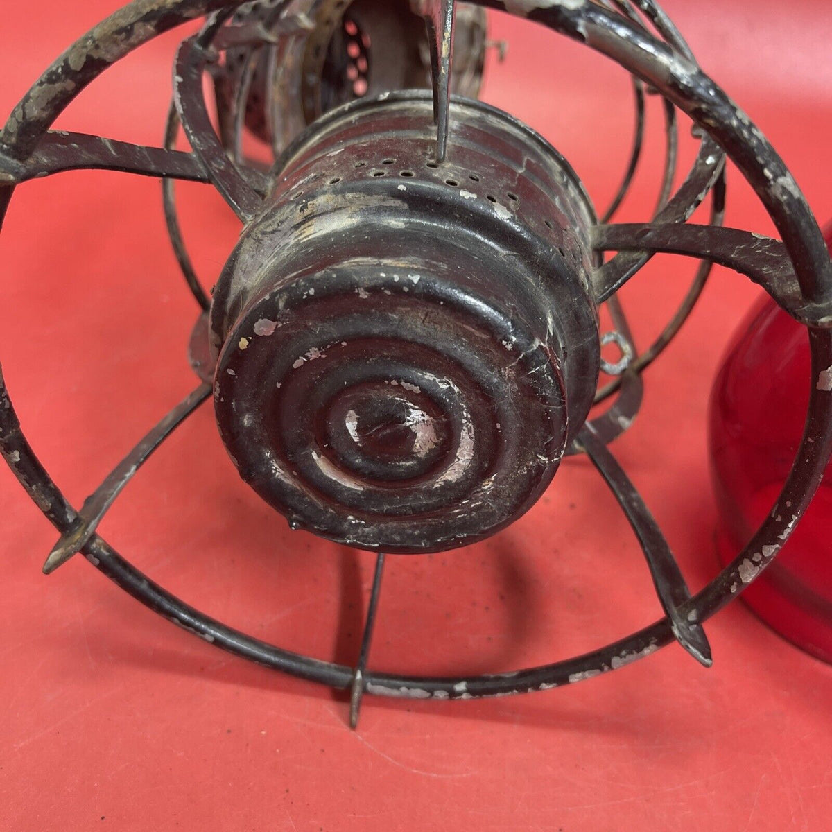 Dietz No. 39 New York Steel Clad Railroad Lantern w/ Red New York Globe