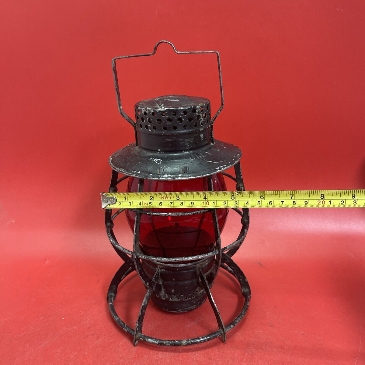 Dietz No. 39 New York Steel Clad Railroad Lantern w/ Red New York Globe
