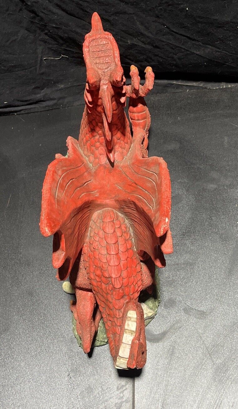 Design Toscano The Red Welsh Dragon Statue Wales Cymru
