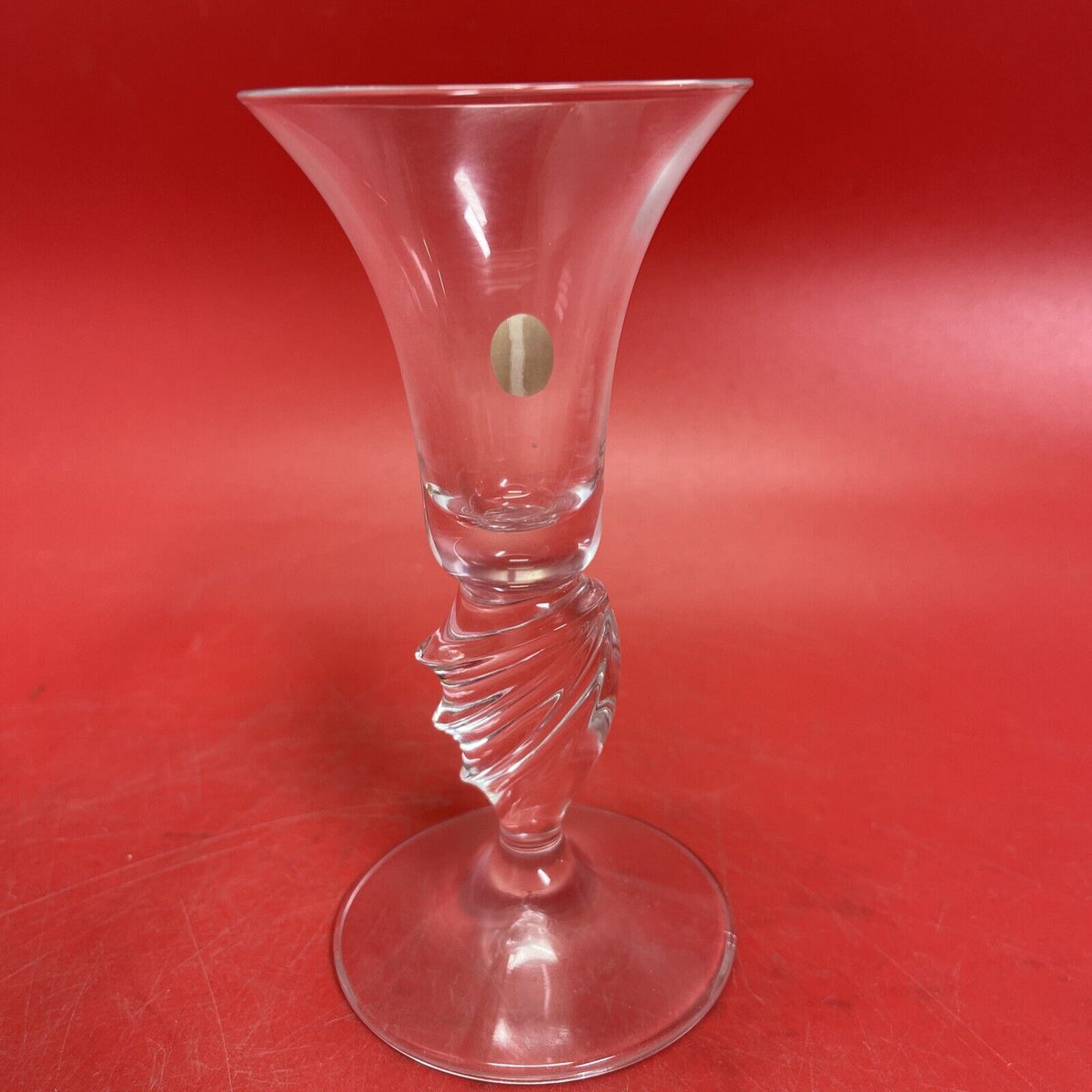 SET OF 2 CRYSTAL CANDLESTICKS, FLUTE WITH SHELL