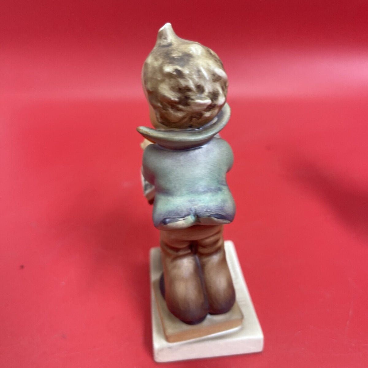 Set of 2 Figurines is in excellent condition