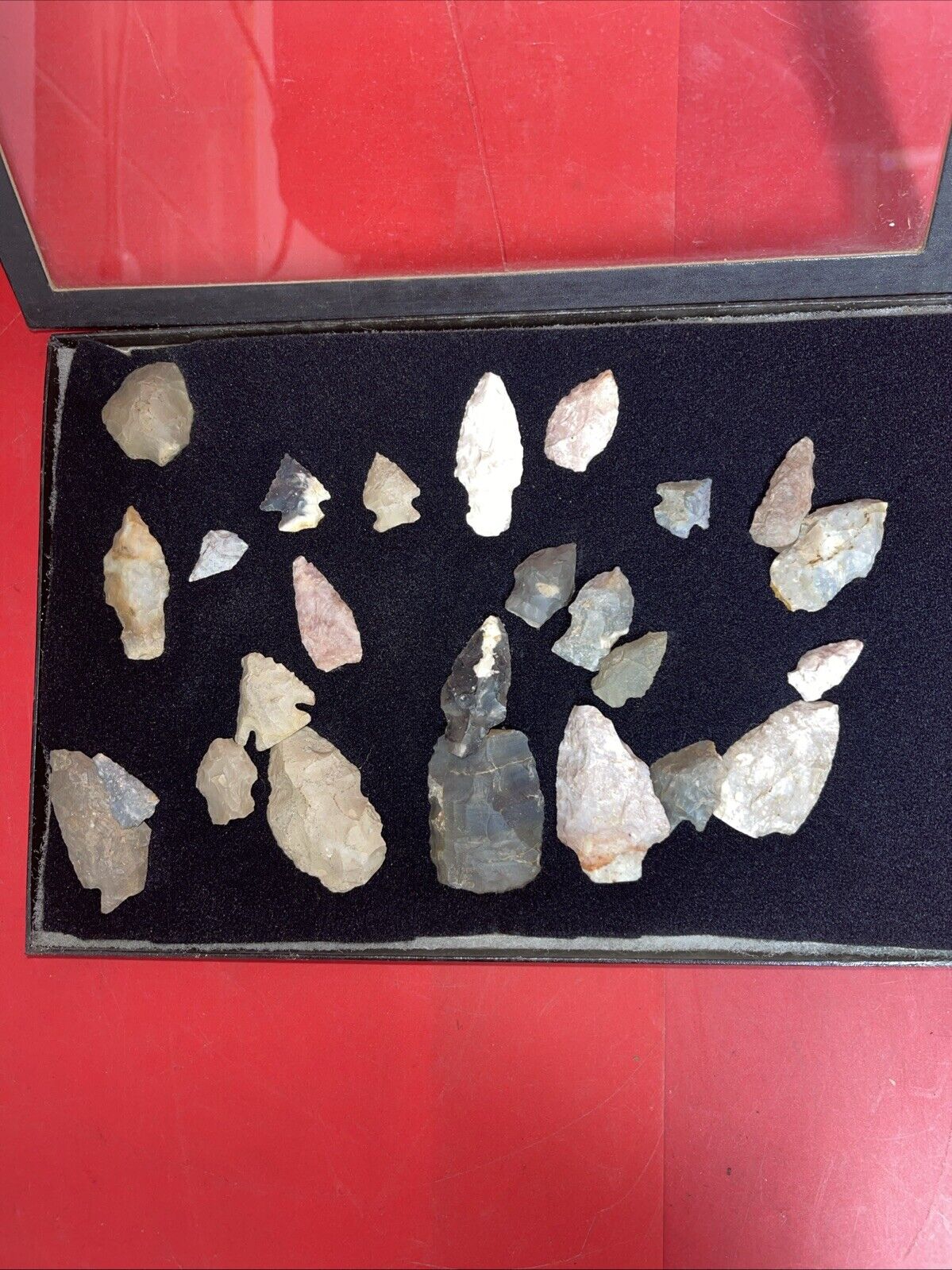 Native American Artifacts Lot 25 w/ Frame Arrowheads Collection 12”x8” Frame #5