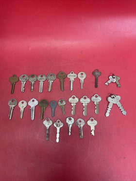 Job Lot of 27 Old Vintage Keys, Yale, Vassar,Corbin,Taylor-lot 4