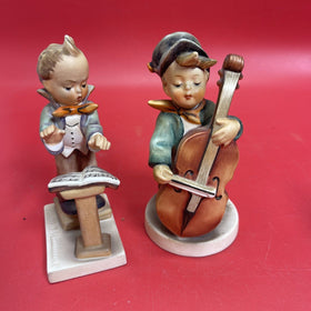 Set of 2 Figurines is in excellent condition